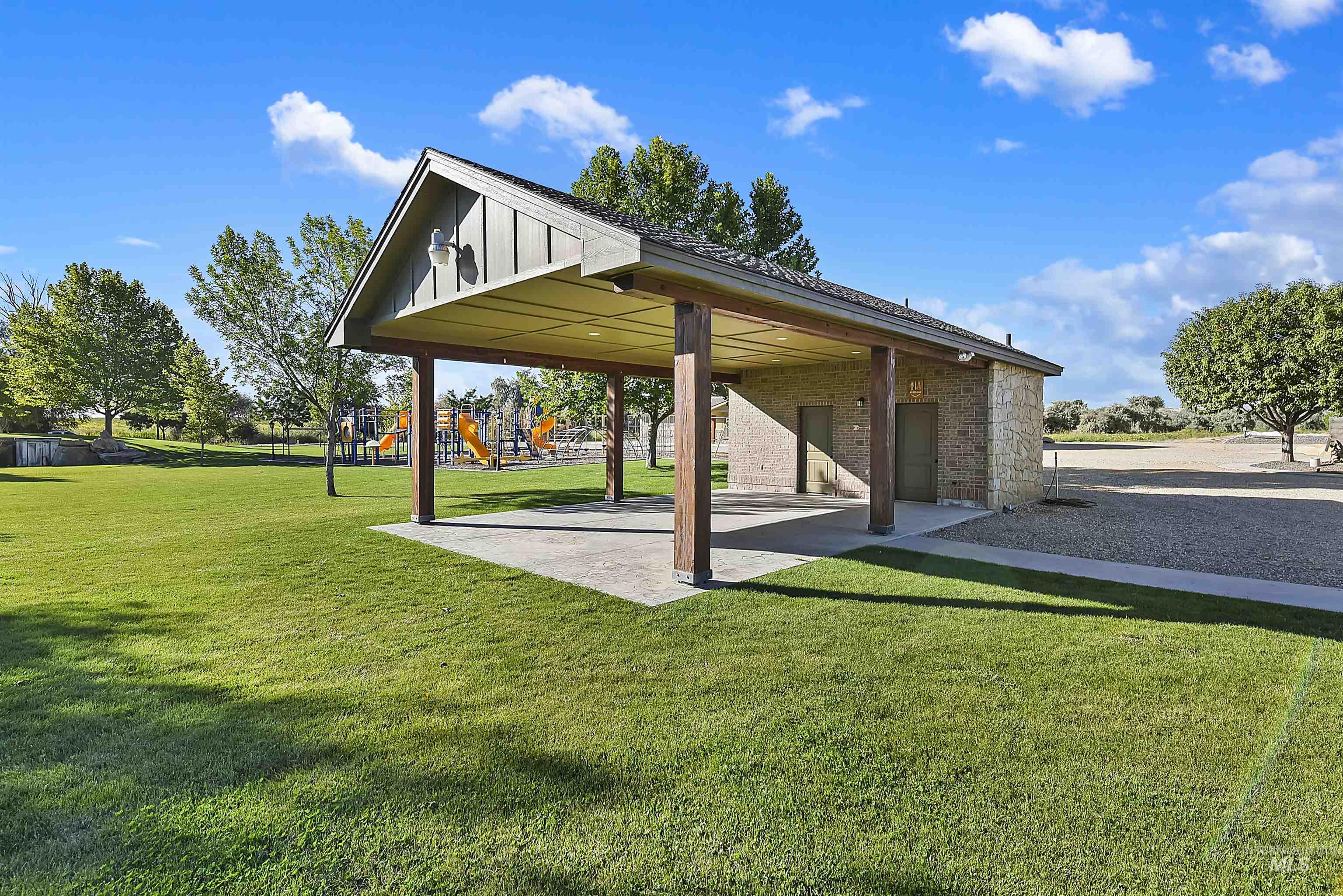 22000 & 21844 Ten Davis Road, Parma, Idaho 83660, 7 Bedrooms, 4 Bathrooms, Residential For Sale, Price $4,800,000, 98888822
