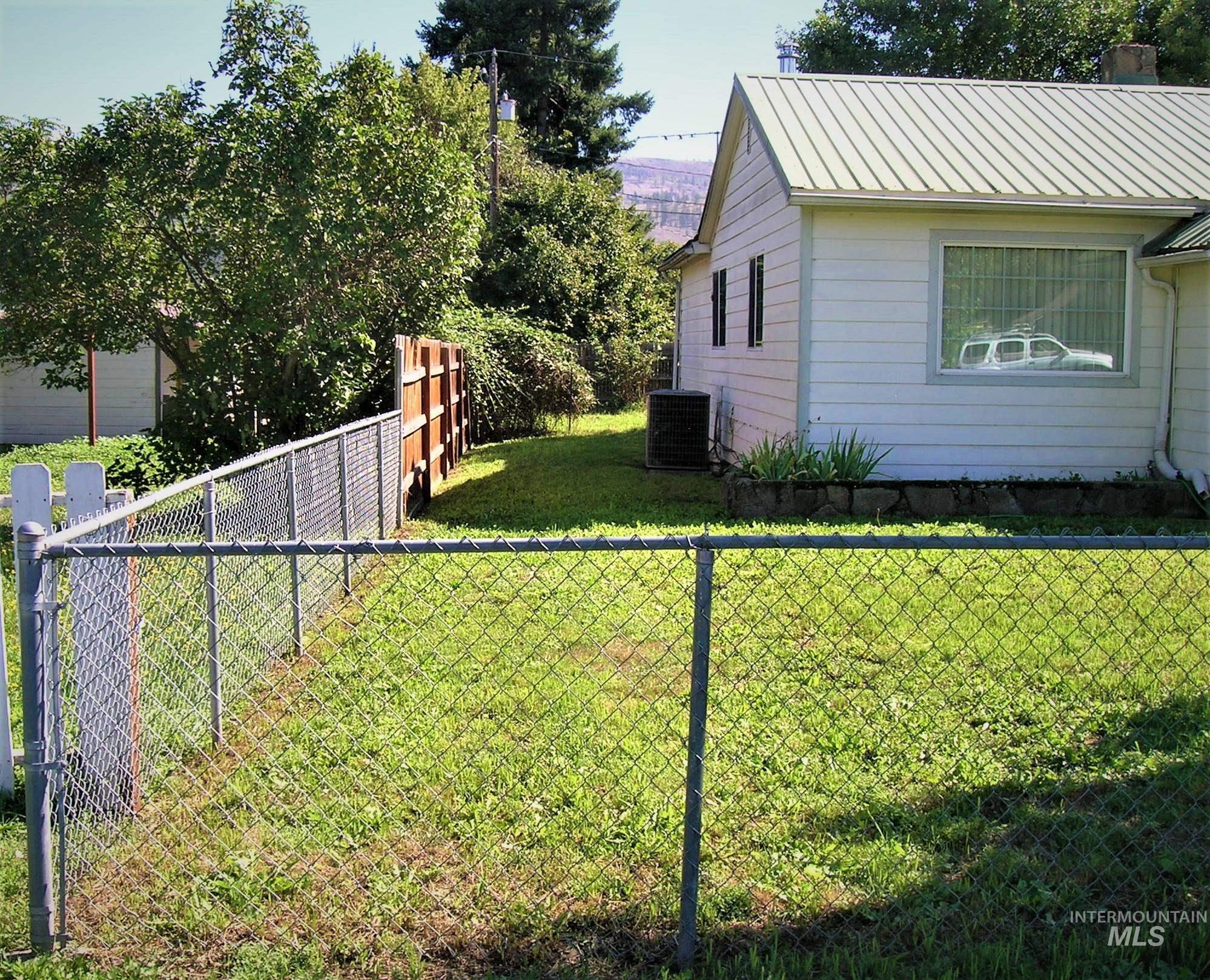 515 Oak Street, Kamiah, Idaho 83536, 3 Bedrooms, 1 Bathroom, Residential For Sale, Price $259,500, 98889041