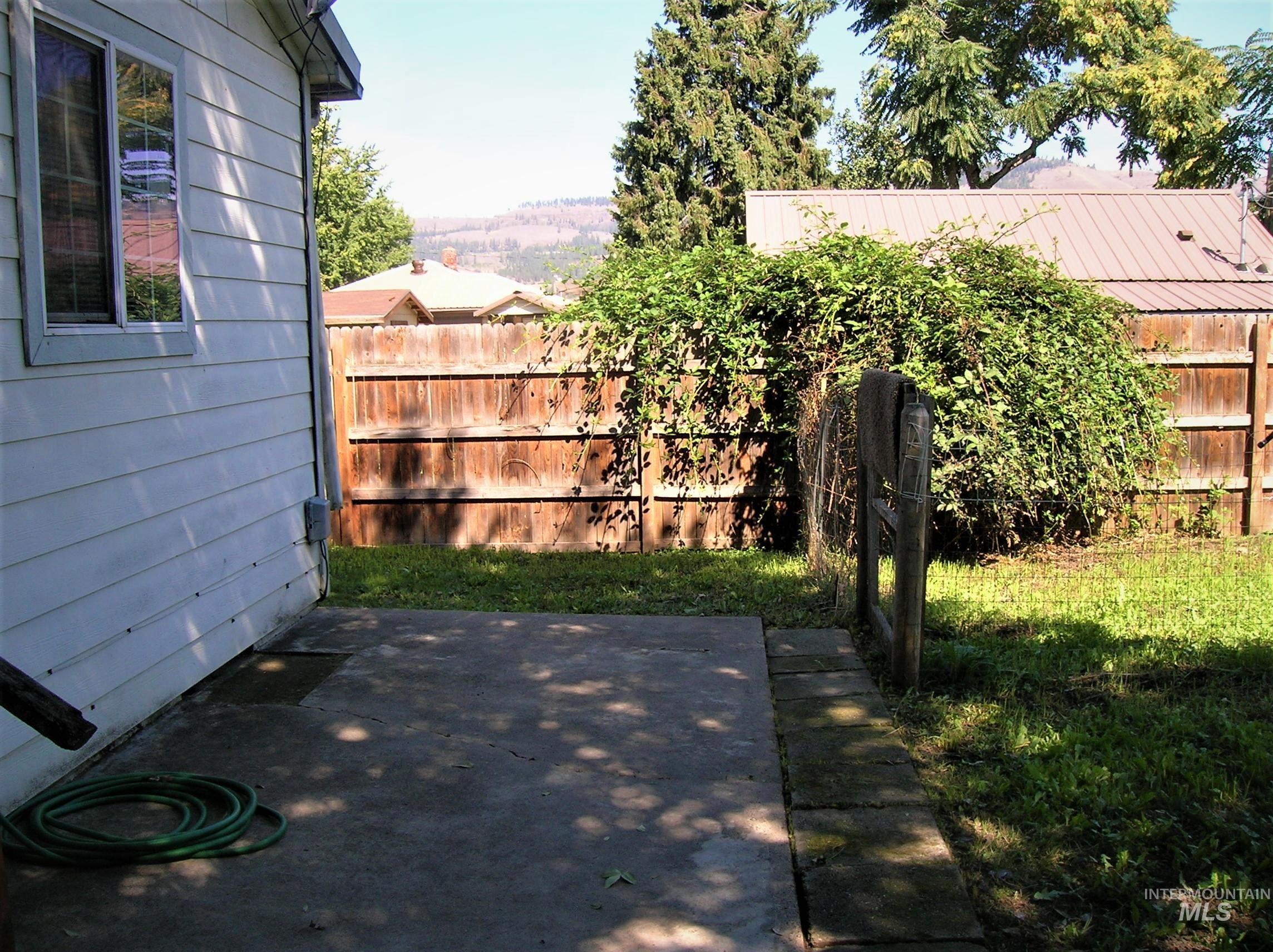 515 Oak Street, Kamiah, Idaho 83536, 3 Bedrooms, 1 Bathroom, Residential For Sale, Price $259,500, 98889041