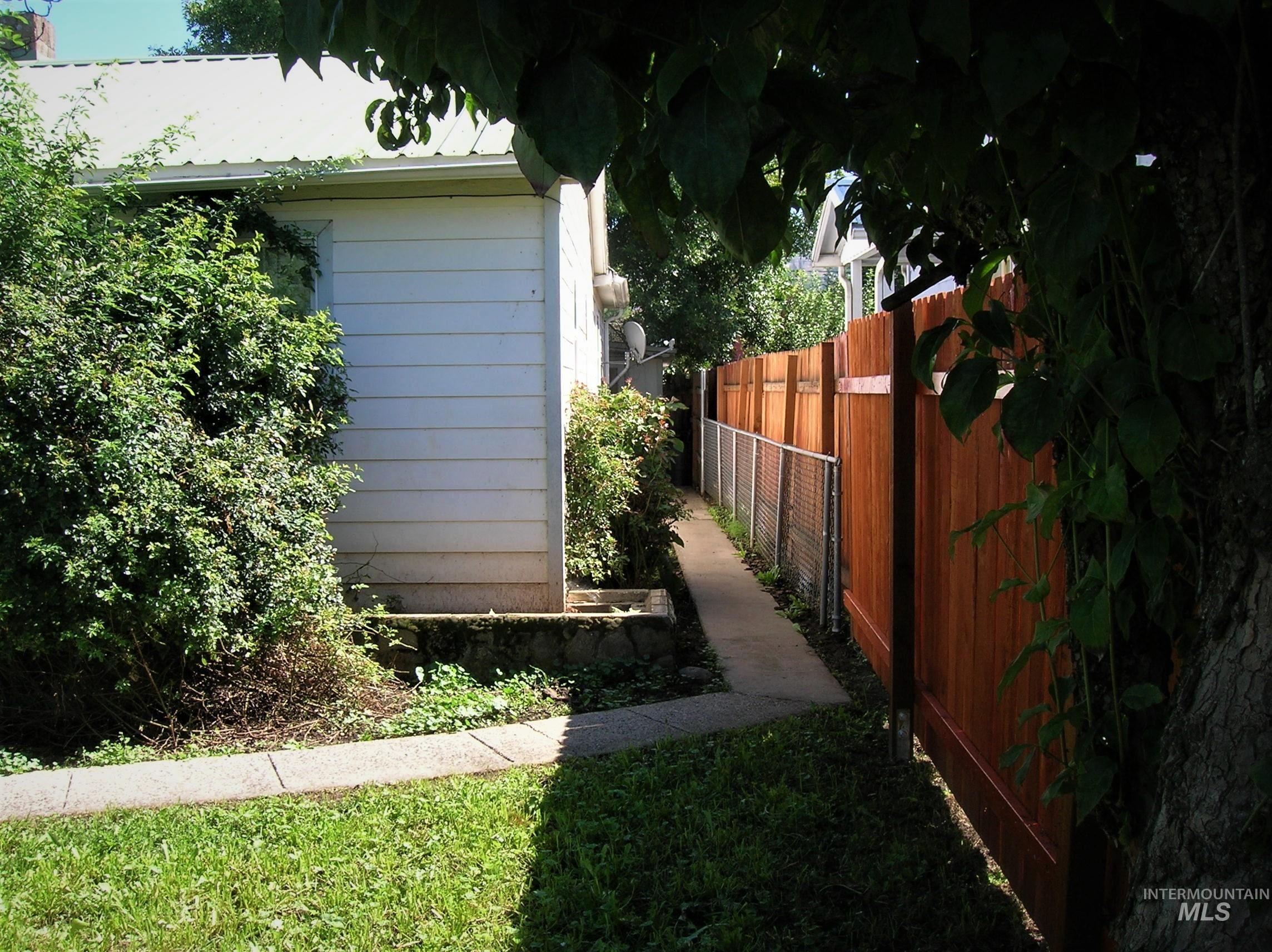 515 Oak Street, Kamiah, Idaho 83536, 3 Bedrooms, 1 Bathroom, Residential For Sale, Price $259,500, 98889041