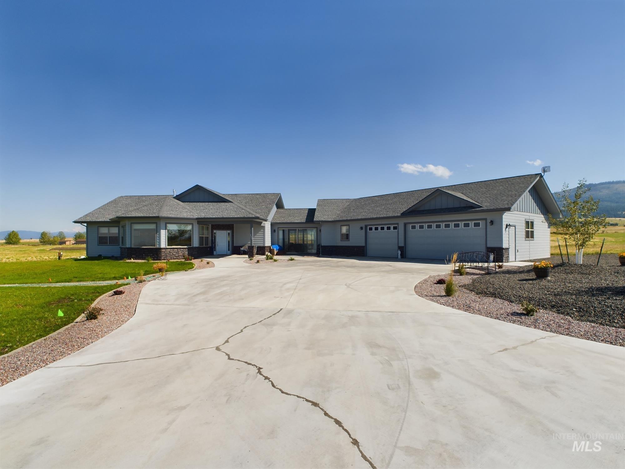157 Ridgeview Dr, Grangeville, Idaho 83530, 3 Bedrooms, 3.5 Bathrooms, Residential For Sale, Price $850,500,MLS 98889518