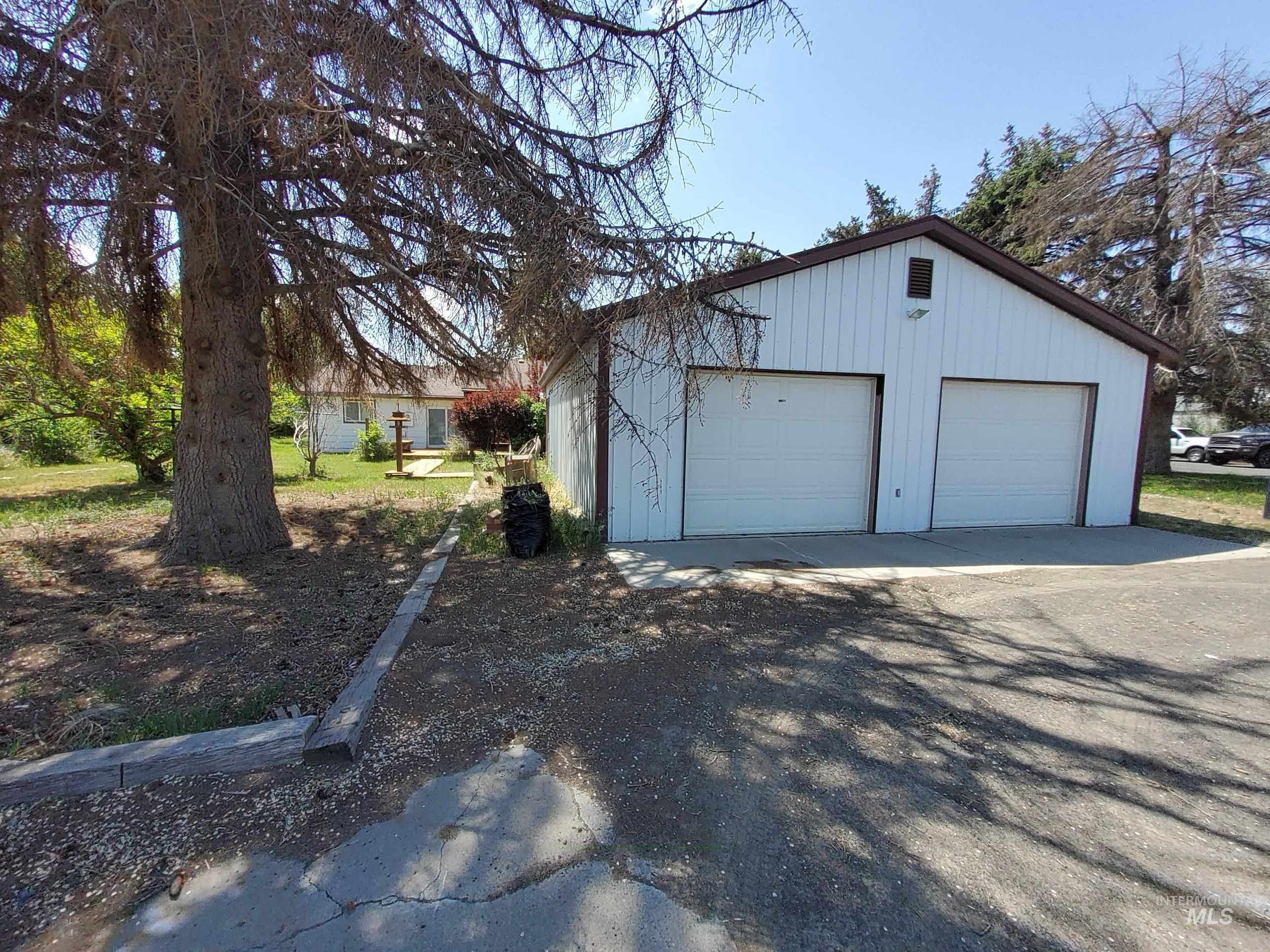 202 East Ave A, Wendell, Idaho 83355, 3 Bedrooms, 1.5 Bathrooms, Residential For Sale, Price $330,000,MLS 98889601