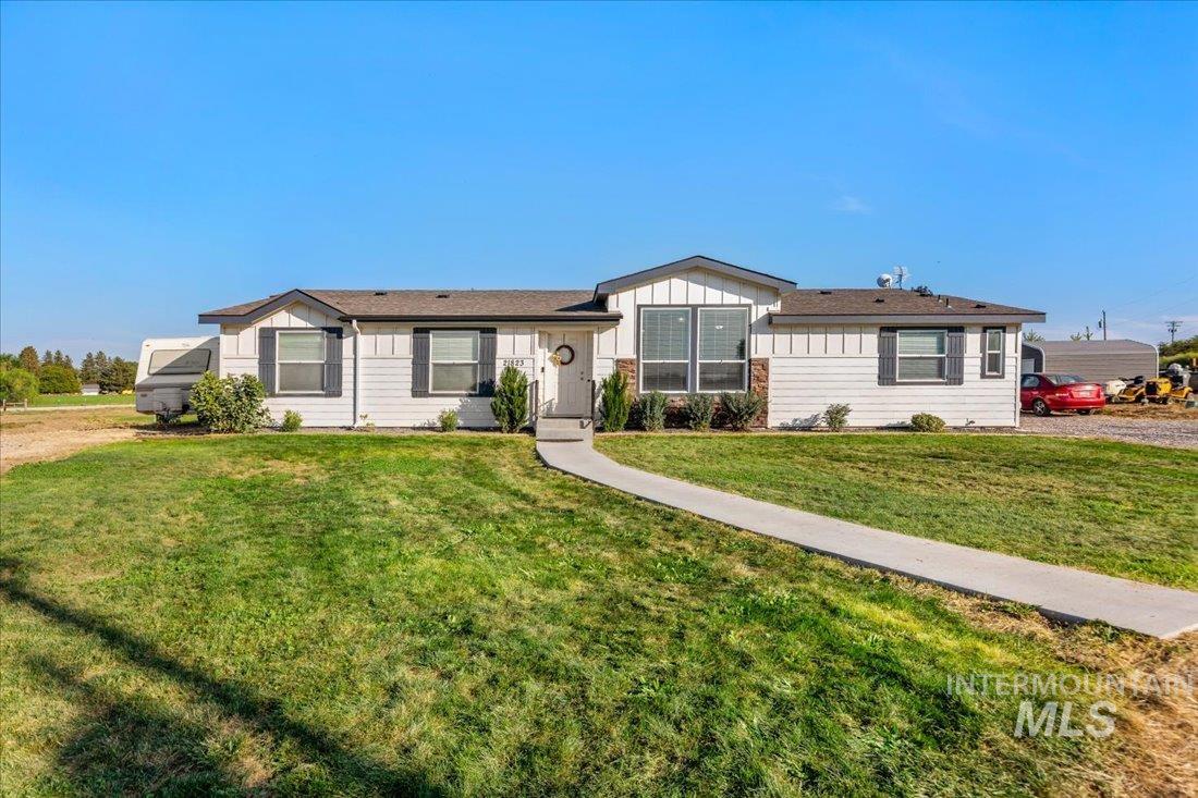 21823 Ustick Rd, Caldwell, Idaho 83607, 3 Bedrooms, 2.5 Bathrooms, Residential For Sale, Price $550,000,MLS 98889910