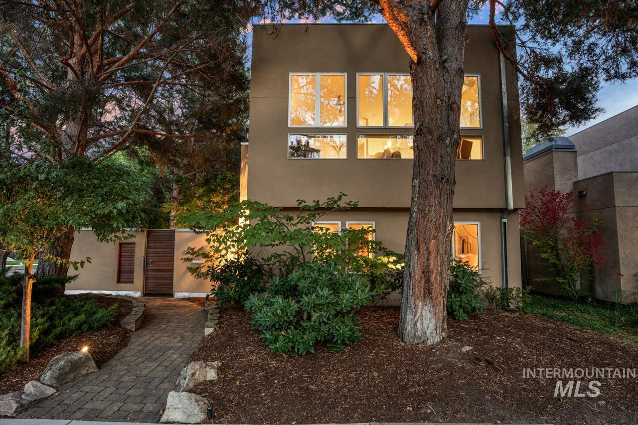 138 N Bruce Ave, Boise, Idaho 83712, 4 Bedrooms, 3 Bathrooms, Residential For Sale, Price $1,195,000,MLS 98890986