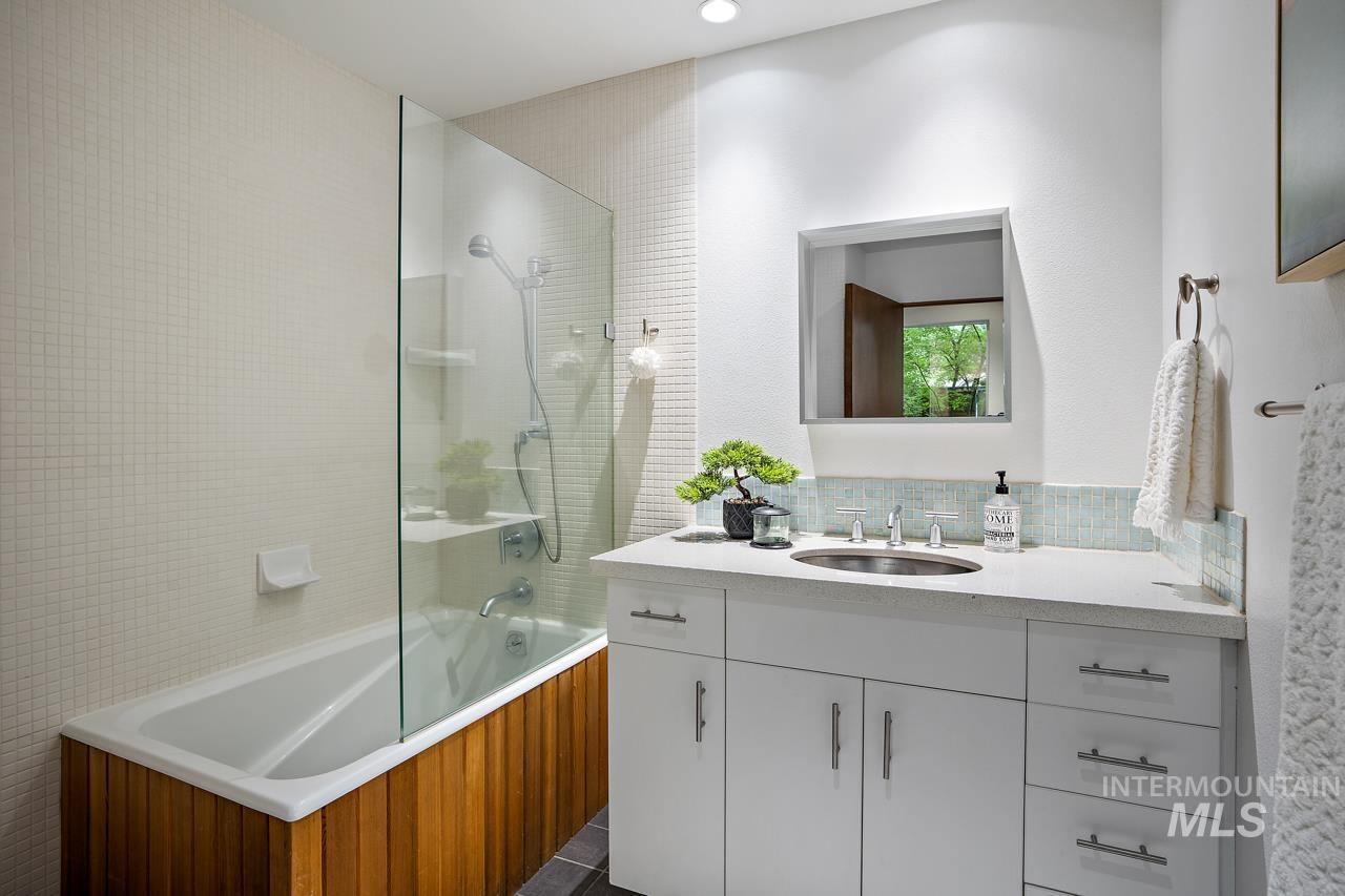 138 N Bruce Ave, Boise, Idaho 83712, 4 Bedrooms, 3 Bathrooms, Residential For Sale, Price $1,195,000,MLS 98890986