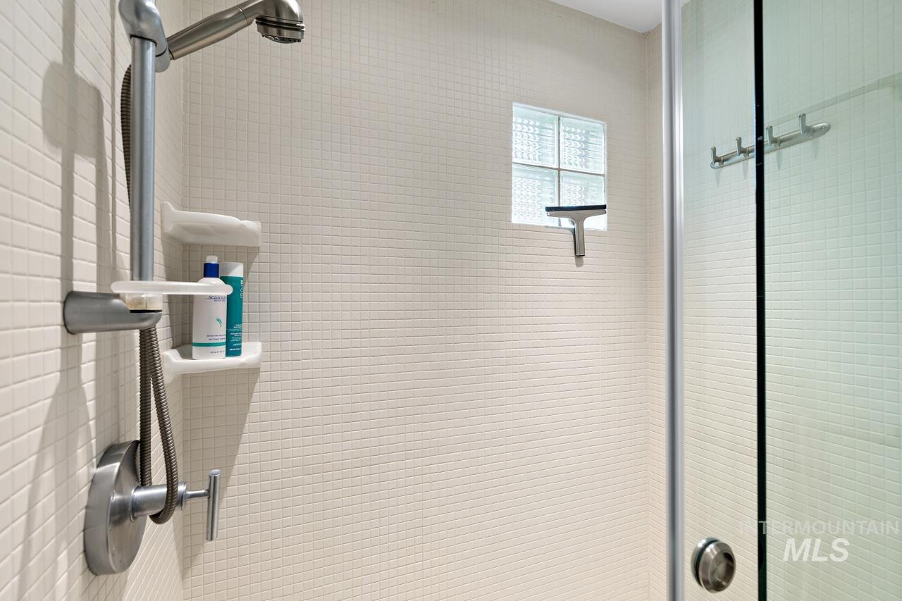 138 N Bruce Ave, Boise, Idaho 83712, 4 Bedrooms, 3 Bathrooms, Residential For Sale, Price $1,195,000,MLS 98890986