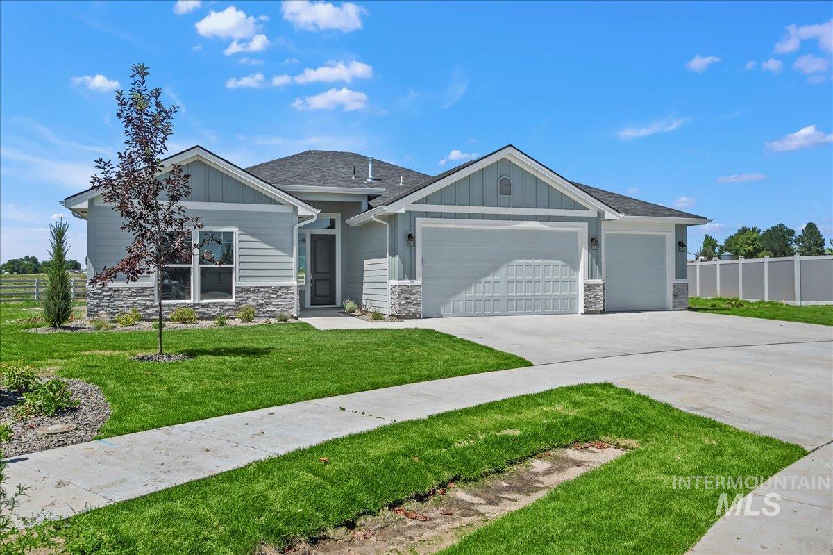 2295 Seafarer Ct, Middleton, Idaho 83644, 4 Bedrooms, 3 Bathrooms, Residential For Sale, Price $745,000,MLS 98891375