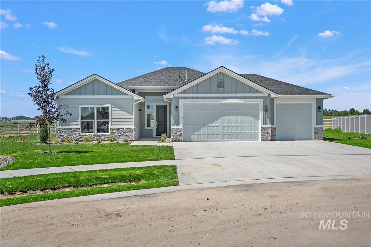 2295 Seafarer Ct, Middleton, Idaho 83644, 4 Bedrooms, 3 Bathrooms, Residential For Sale, Price $745,000,MLS 98891375