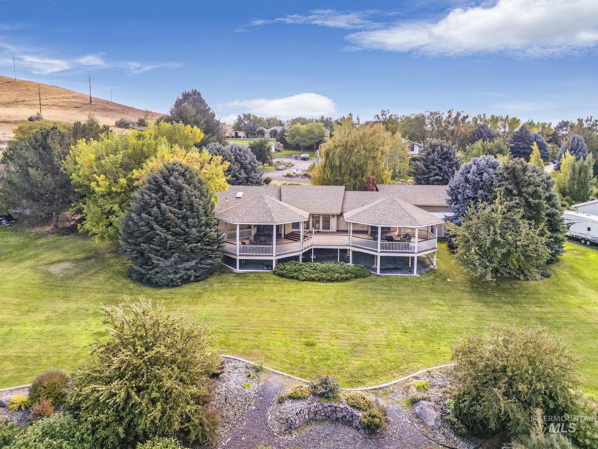 132 Country Club Ln, Buhl, Idaho 83316, 4 Bedrooms, 2.5 Bathrooms, Residential For Sale, Price $759,900,MLS 98891694