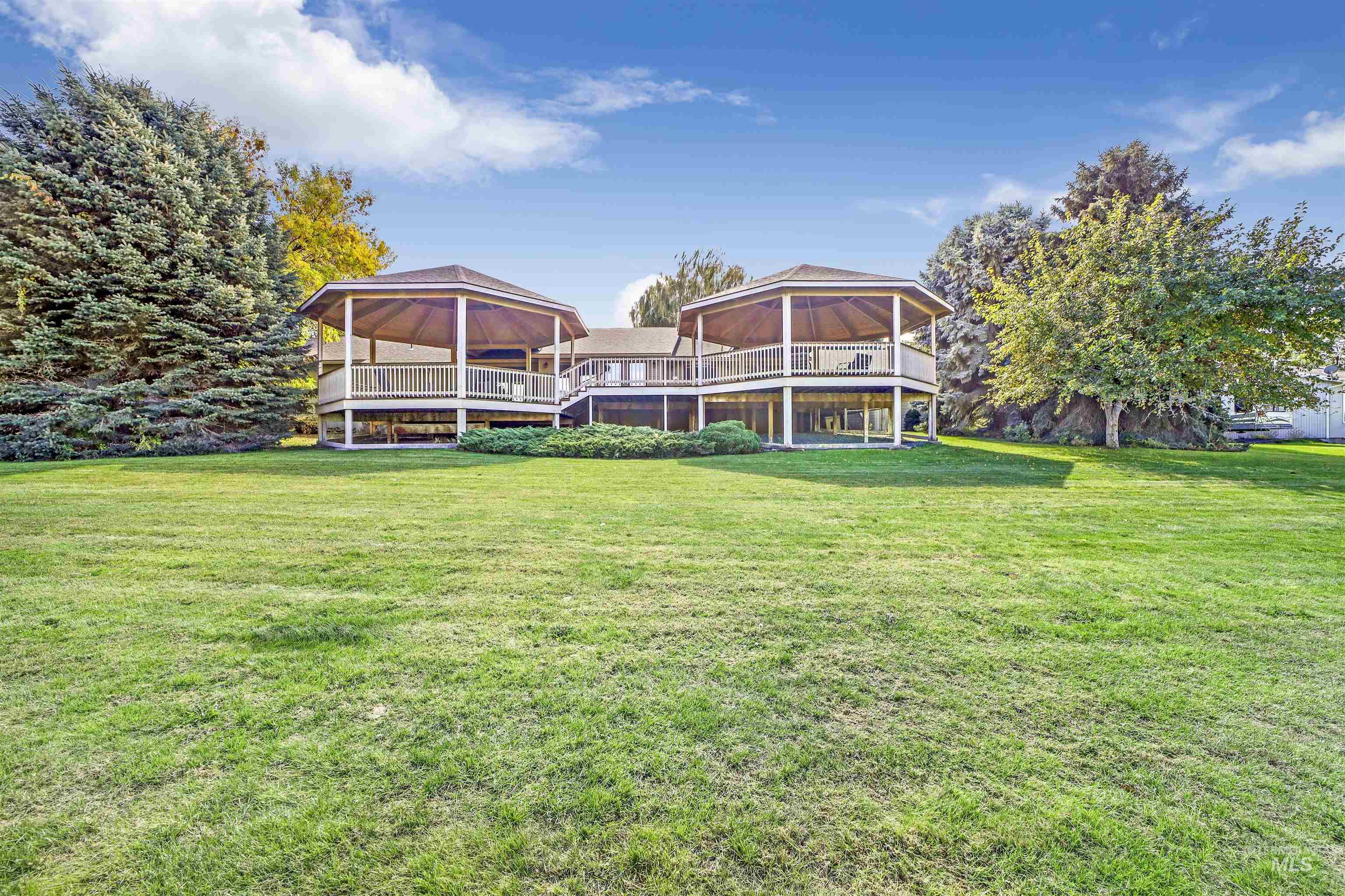 132 Country Club Ln, Buhl, Idaho 83316, 4 Bedrooms, 2.5 Bathrooms, Residential For Sale, Price $710,000, 98891694