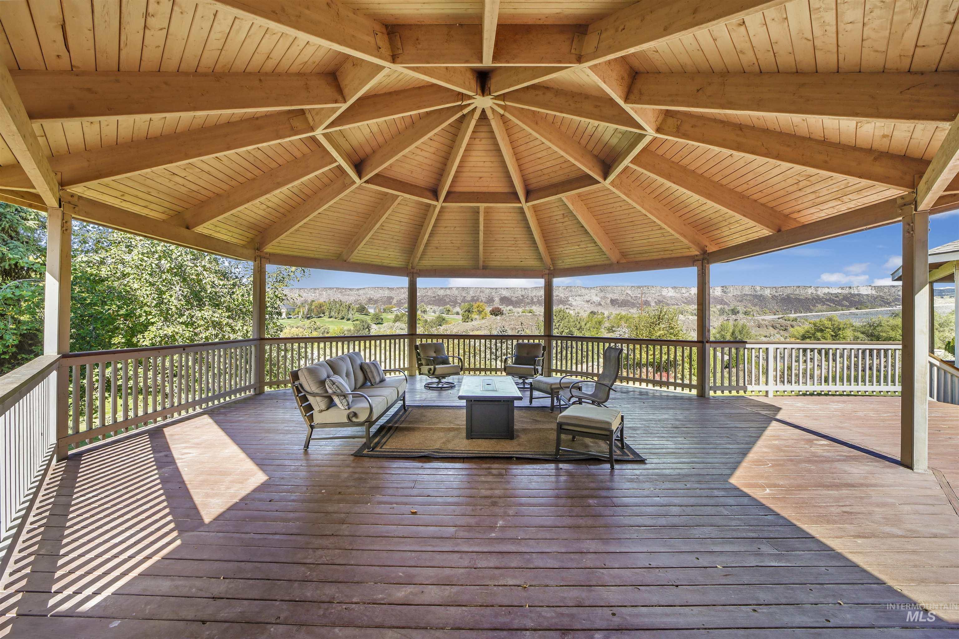 132 Country Club Ln, Buhl, Idaho 83316, 4 Bedrooms, 2.5 Bathrooms, Residential For Sale, Price $710,000, 98891694