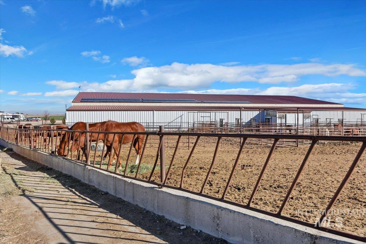 1731 E 3900 N, Buhl, Idaho 83316-6111, 1 Bedroom, 1 Bathroom, Farm & Ranch For Sale, Price $2,300,000, 98892975