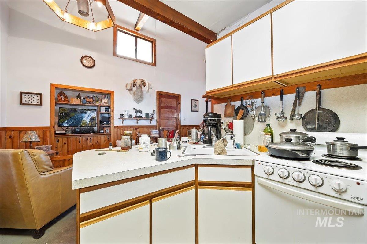1731 E 3900 N, Buhl, Idaho 83316-6111, 1 Bedroom, 1 Bathroom, Farm & Ranch For Sale, Price $2,300,000, 98892975
