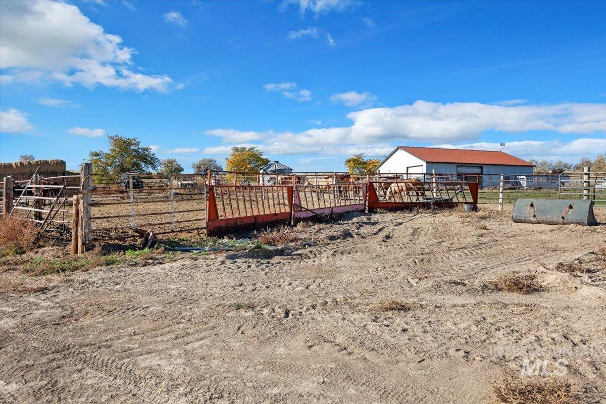 1731 E 3900 N, Buhl, Idaho 83316-6111, 1 Bedroom, 1 Bathroom, Farm & Ranch For Sale, Price $2,300,000, 98892975