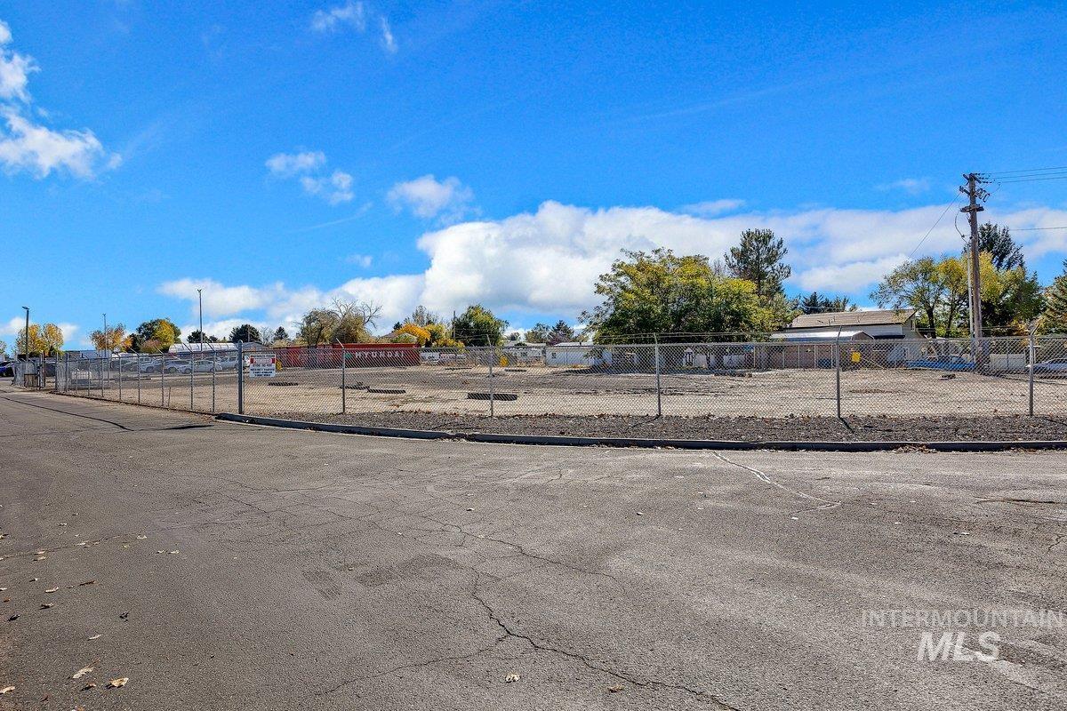 621 Washington St S., Twin Falls, Idaho 83301, Business/Commercial For Sale, Price $14,400,MLS 98893687