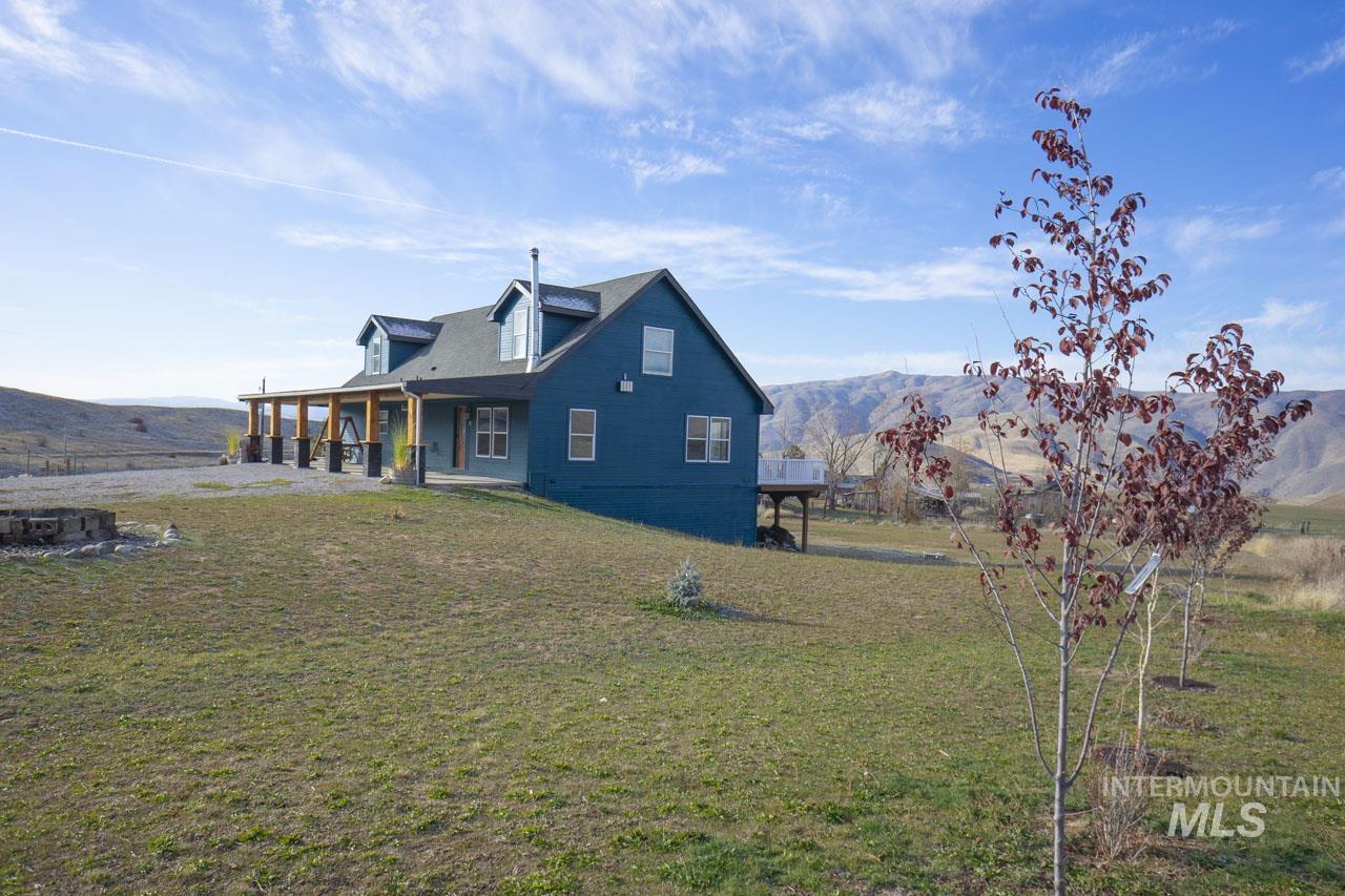 8 Jerusalem Rd., Horseshoe Bend, Idaho 83629, 5 Bedrooms, 4 Bathrooms, Residential For Sale, Price $699,000,MLS 98895610
