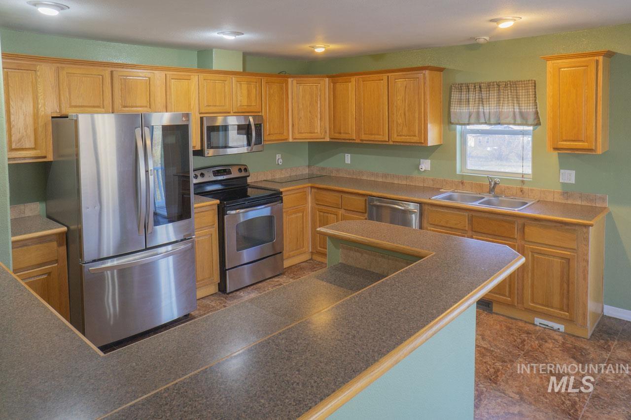 8 Jerusalem Rd., Horseshoe Bend, Idaho 83629, 5 Bedrooms, 4 Bathrooms, Residential For Sale, Price $699,000,MLS 98895610