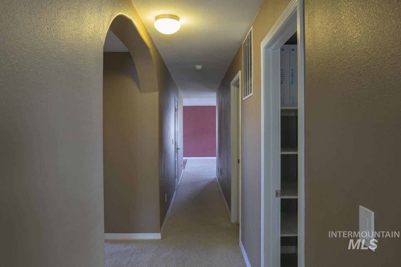 8 Jerusalem Rd., Horseshoe Bend, Idaho 83629, 5 Bedrooms, 4 Bathrooms, Residential For Sale, Price $699,000,MLS 98895610