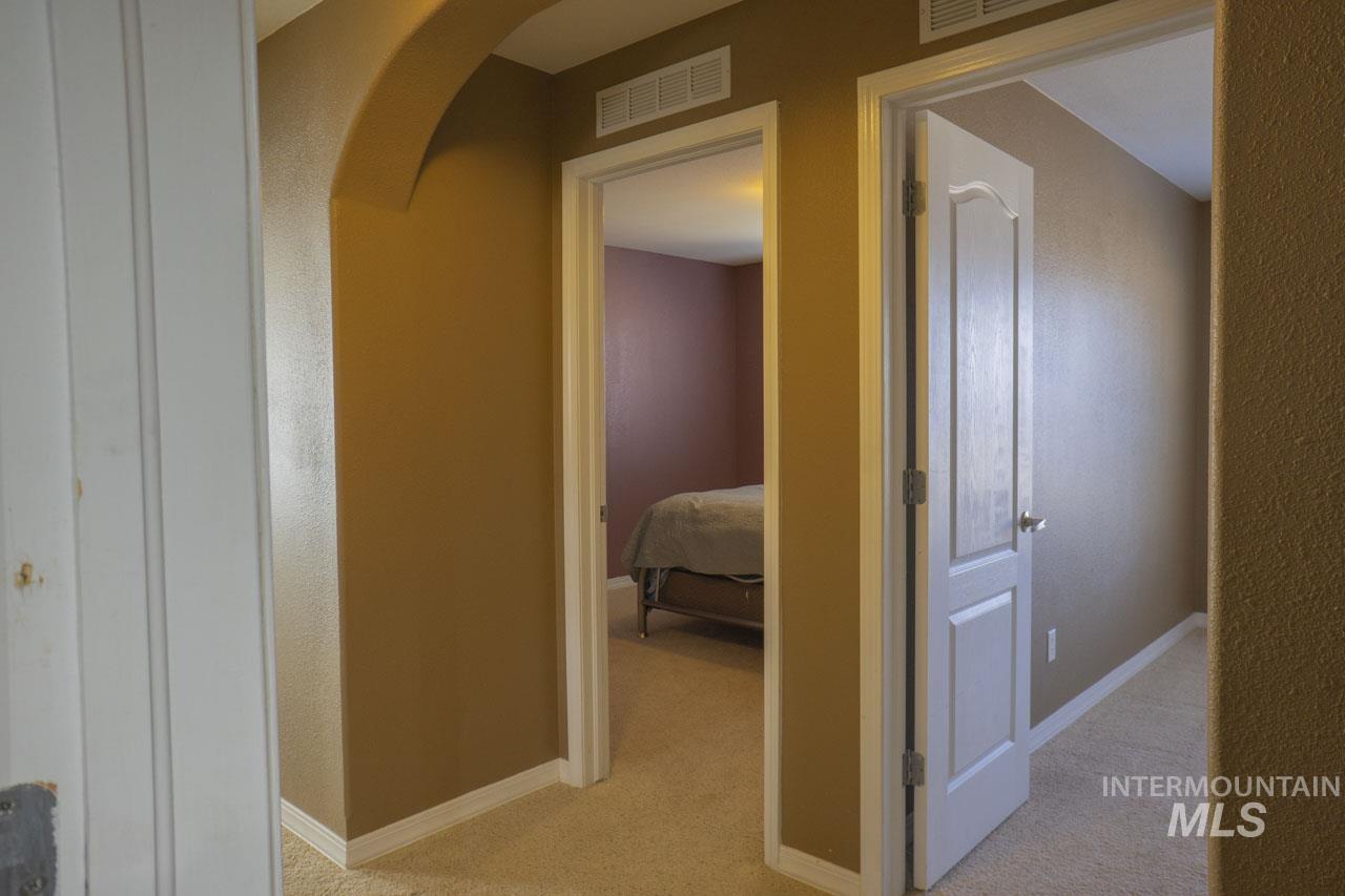 8 Jerusalem Rd., Horseshoe Bend, Idaho 83629, 5 Bedrooms, 4 Bathrooms, Residential For Sale, Price $699,000,MLS 98895610