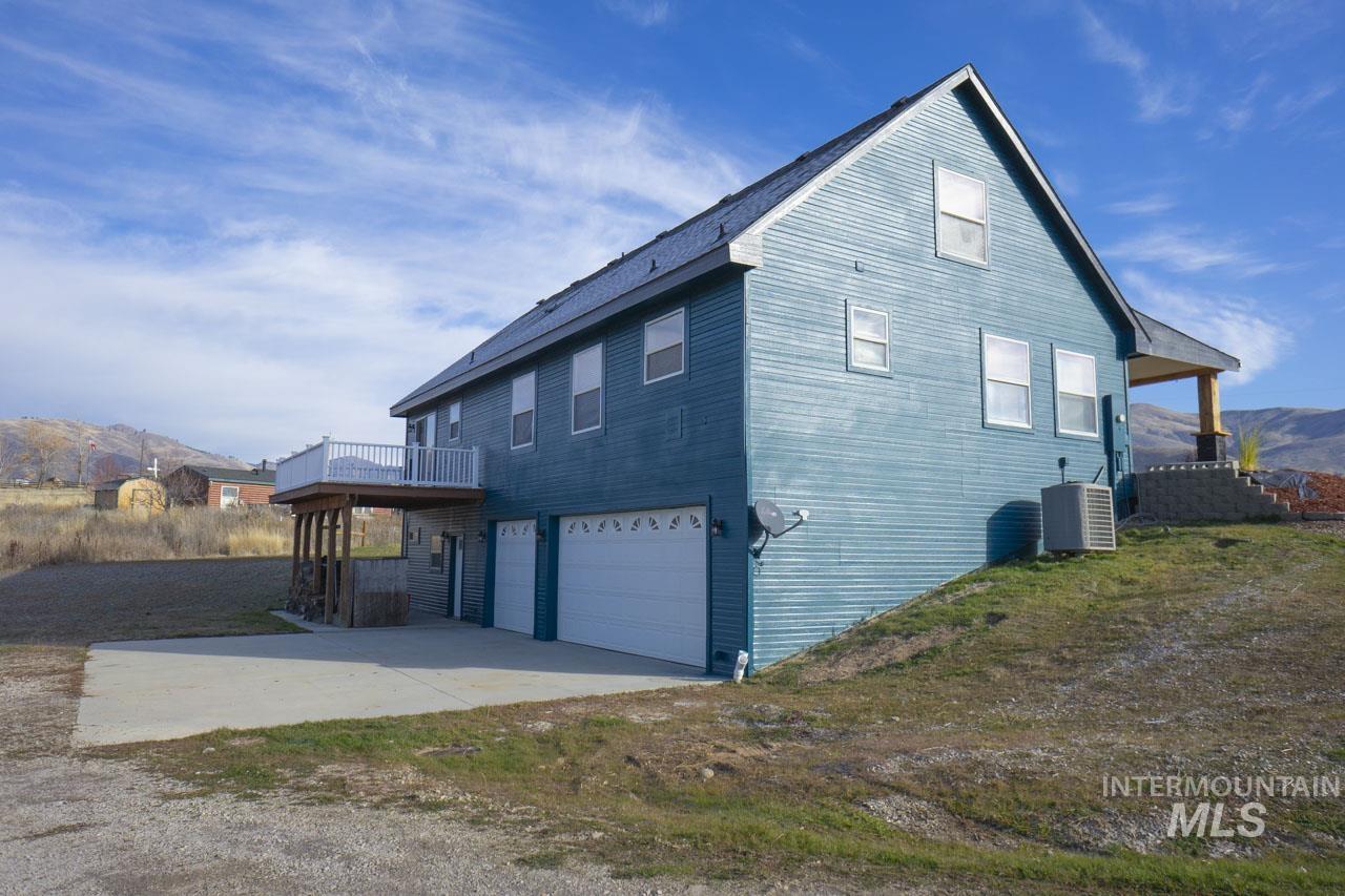 8 Jerusalem Rd., Horseshoe Bend, Idaho 83629, 5 Bedrooms, 4 Bathrooms, Residential For Sale, Price $699,000,MLS 98895610