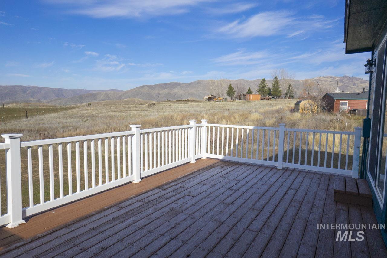 8 Jerusalem Rd., Horseshoe Bend, Idaho 83629, 5 Bedrooms, 4 Bathrooms, Residential For Sale, Price $699,000,MLS 98895610