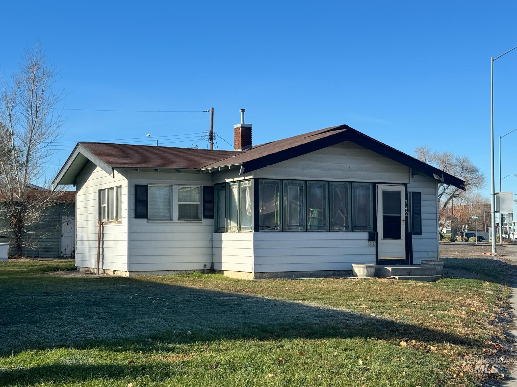 242 Addison Ave, Twin Falls, Idaho 83301-5102, 2 Bedrooms, 1 Bathroom, Residential For Sale, Price $214,900,MLS 98895664