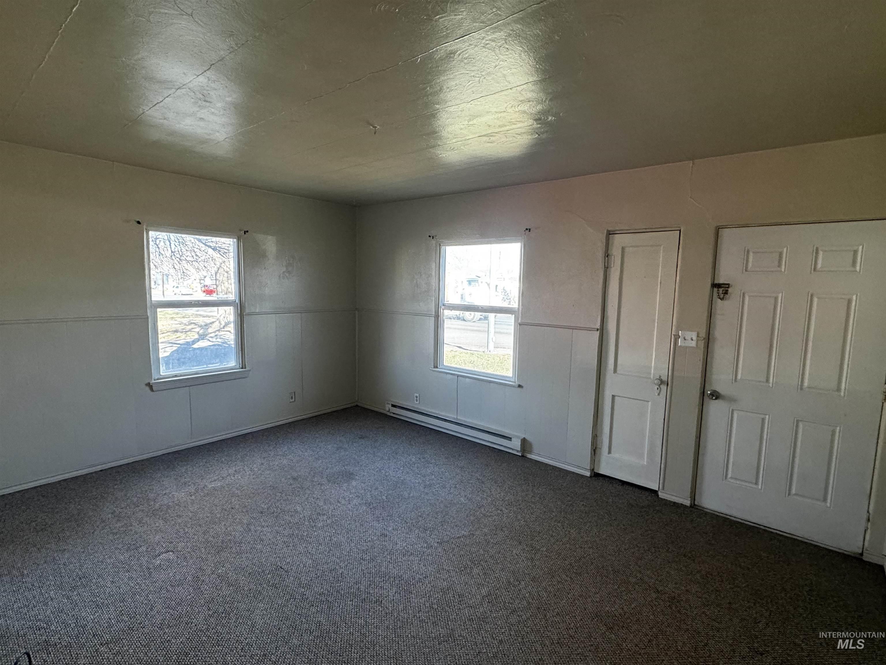 657 2nd Ave W, Twin Falls, Idaho 83301-5604, 2 Bedrooms, 1 Bathroom, Residential For Sale, Price $199,900,MLS 98895671