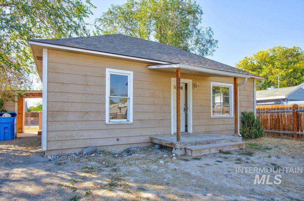 419 Van Buren, Twin Falls, Idaho 83301-4766, 2 Bedrooms, 1 Bathroom, Residential Income For Sale, Price $210,000, 98895674