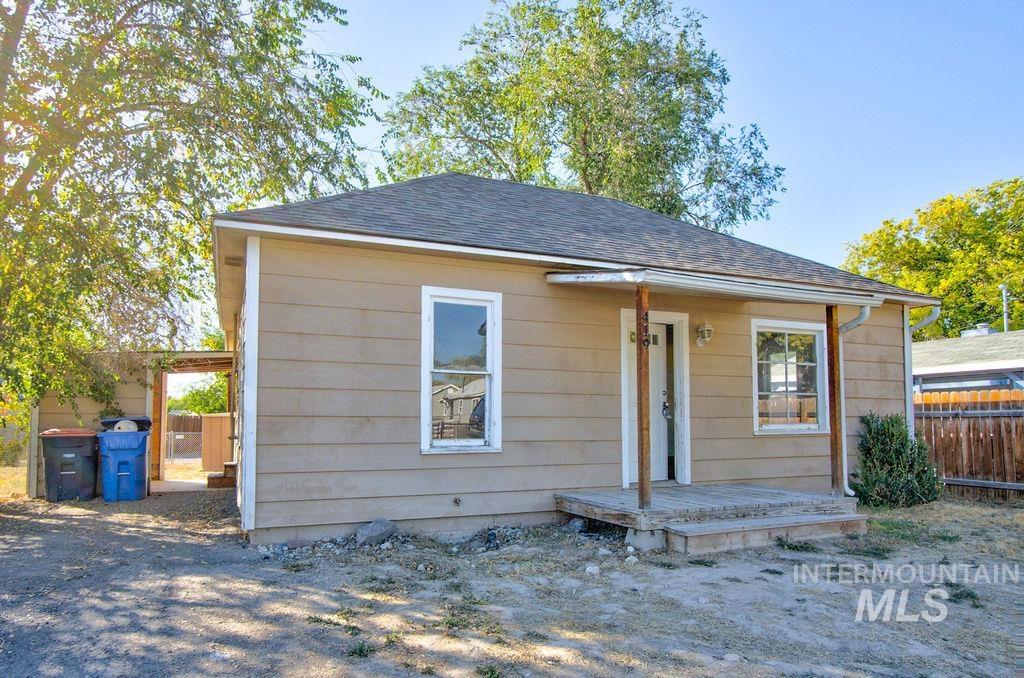 419 Van Buren, Twin Falls, Idaho 83301-4766, 2 Bedrooms, 1 Bathroom, Residential Income For Sale, Price $210,000, 98895674