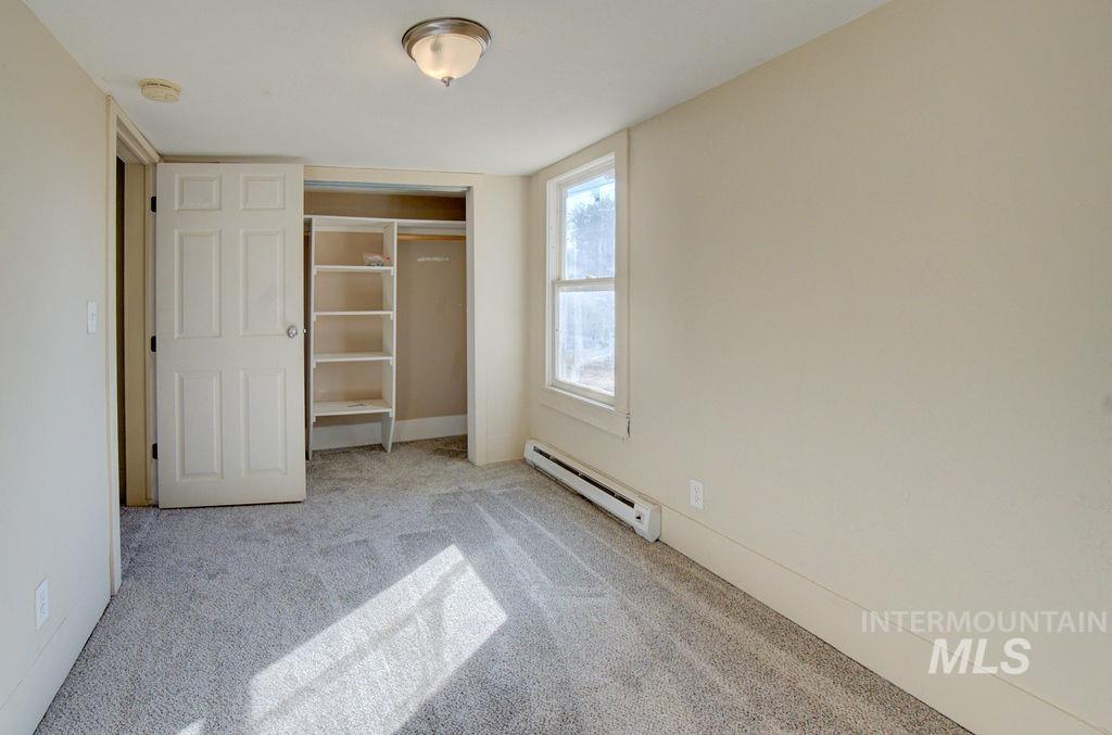 419 Van Buren, Twin Falls, Idaho 83301-4766, 2 Bedrooms, 1 Bathroom, Residential Income For Sale, Price $210,000, 98895674