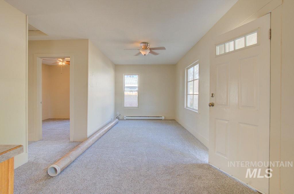 419 Van Buren, Twin Falls, Idaho 83301-4766, 2 Bedrooms, 1 Bathroom, Residential Income For Sale, Price $210,000, 98895674