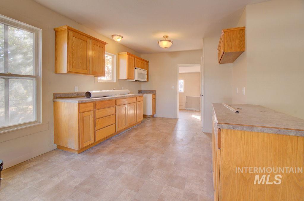 419 Van Buren, Twin Falls, Idaho 83301-4766, 2 Bedrooms, 1 Bathroom, Residential Income For Sale, Price $210,000, 98895674