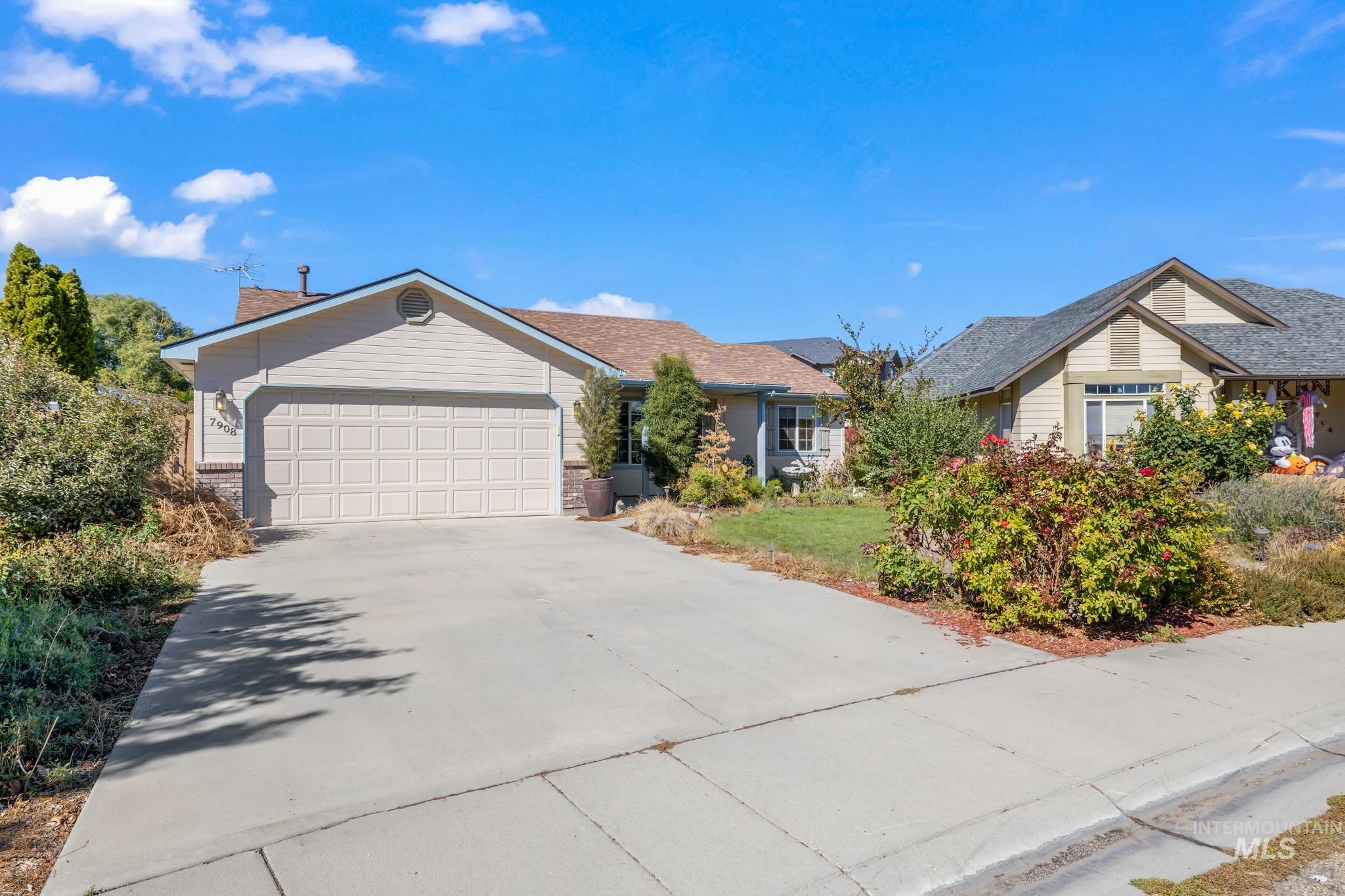 7908 Arlington Dr, Nampa, Idaho 83687, 3 Bedrooms, 2 Bathrooms, Residential For Sale, Price $280,000,MLS 98895745