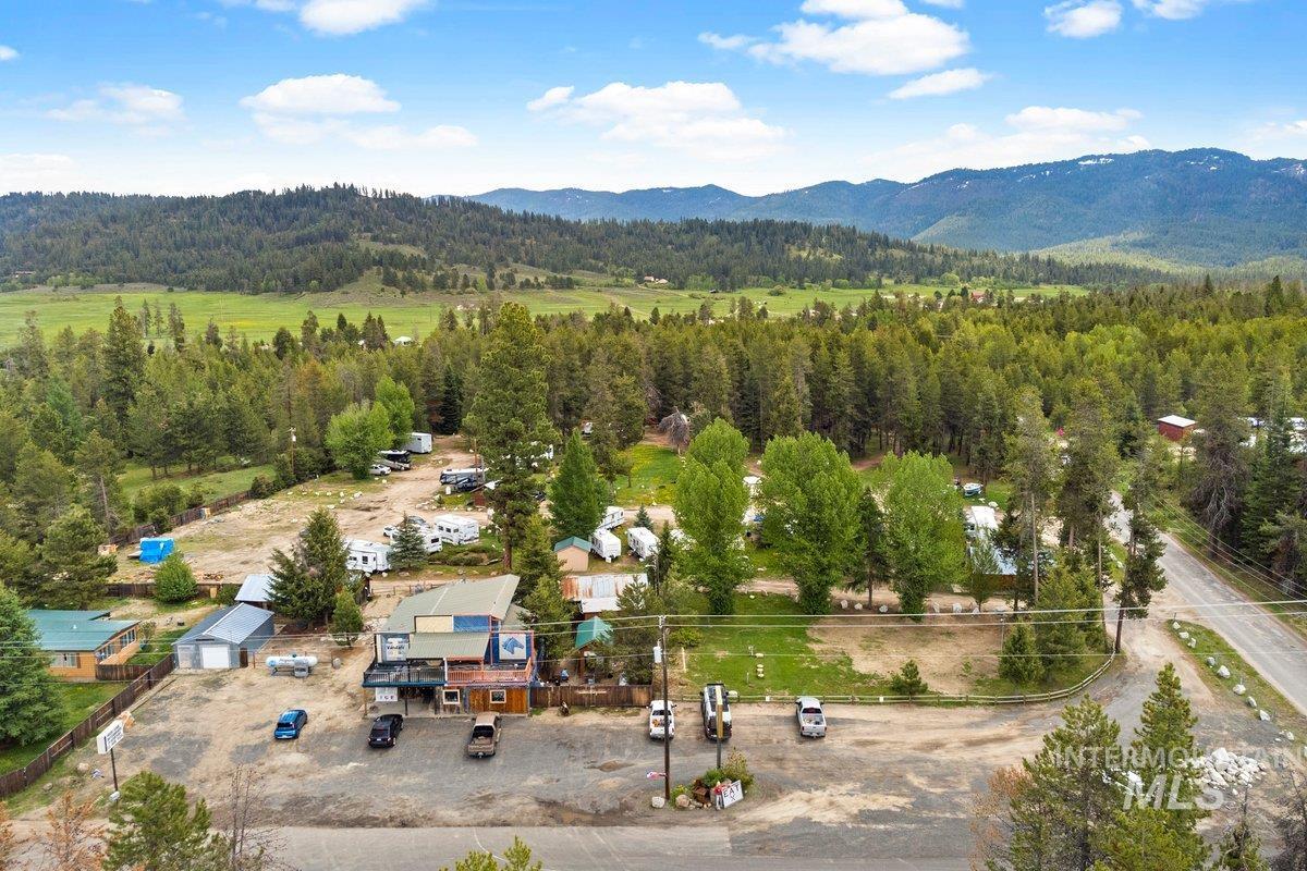 10694 Highway 55, Cascade, Idaho 83611, 10 Bedrooms, 10 Rooms, Business/Commercial For Sale, Price $1,750,000,MLS 98895771