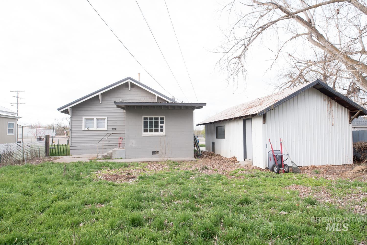 324 W Commercial St., Weiser, Idaho 83672, 2 Bedrooms, 1 Bathroom, Residential For Sale, Price $249,000,MLS 98895926