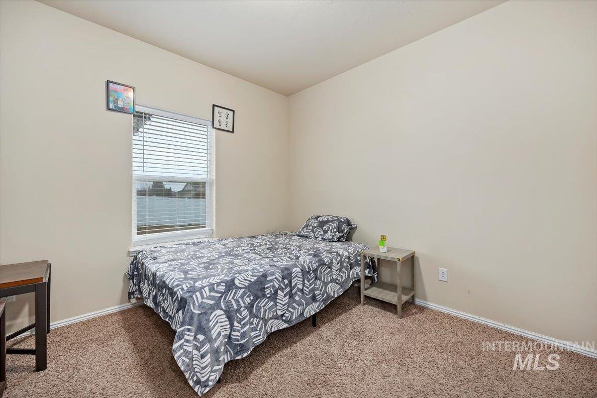 990 Starlight Loop, Twin Falls, Idaho 83301, 3 Bedrooms, 2 Bathrooms, Residential For Sale, Price $399,000,MLS 98896664