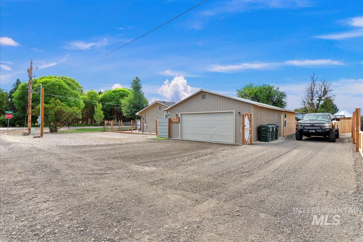 175 N Orchard Ave, Kuna, Idaho 83634, 3 Bedrooms, 2 Bathrooms, Residential For Sale, Price $389,900,MLS 98896816