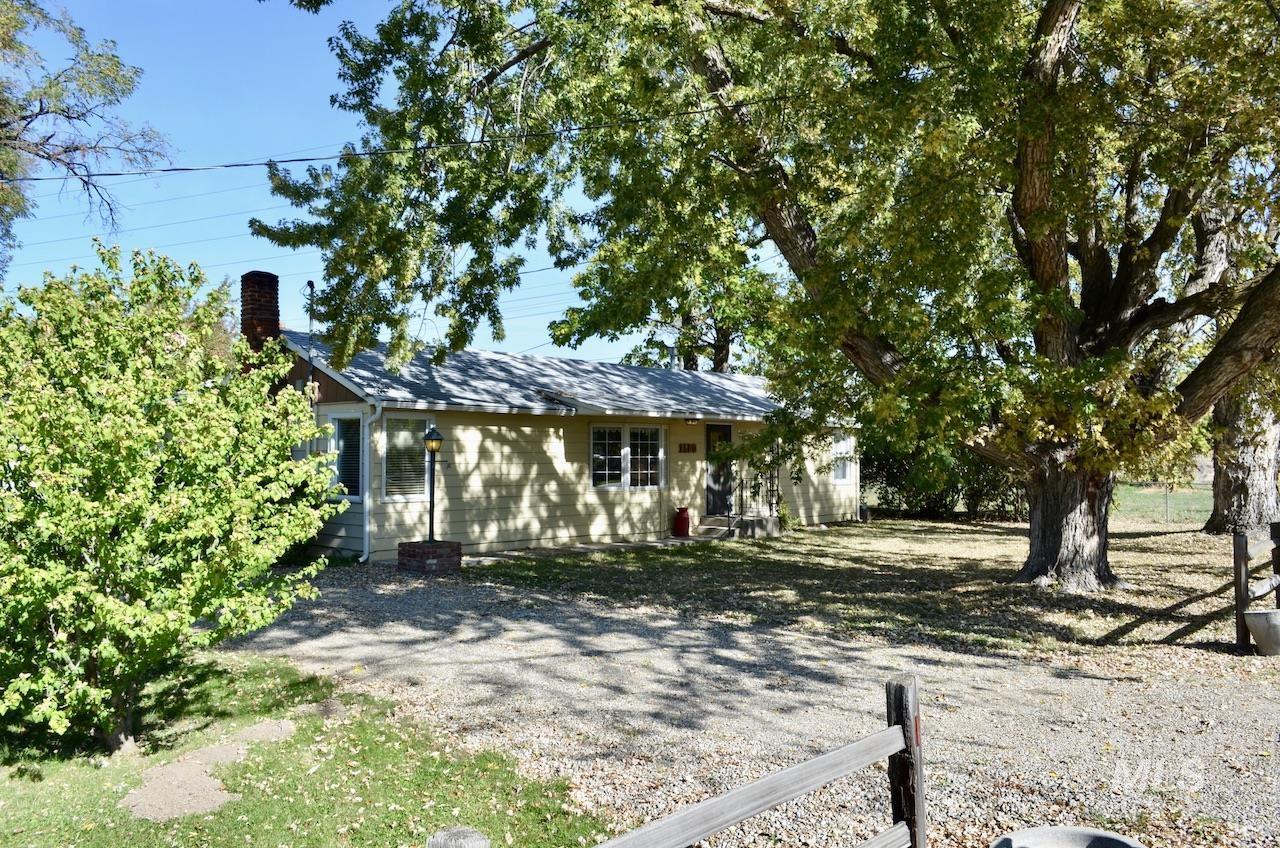 1500 W Victory, Boise, Idaho 83705-4840, 3 Bedrooms, 2 Bathrooms, Residential For Sale, Price $549,000,MLS 98897179