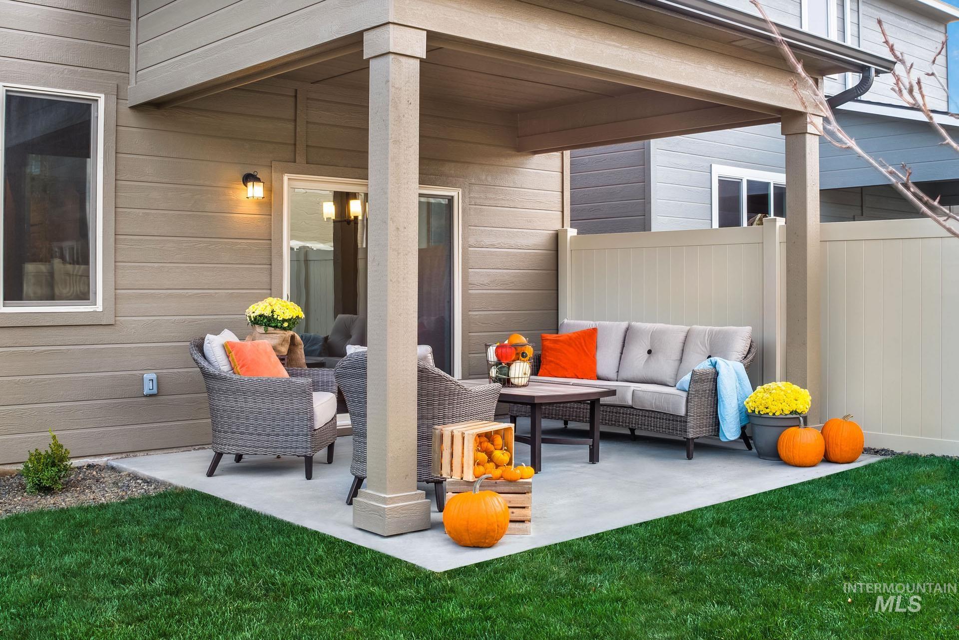 1465 W Woodpine St, Meridian, Idaho 83646, 3 Bedrooms, 2.5 Bathrooms, Residential For Sale, Price $437,600,MLS 98897576