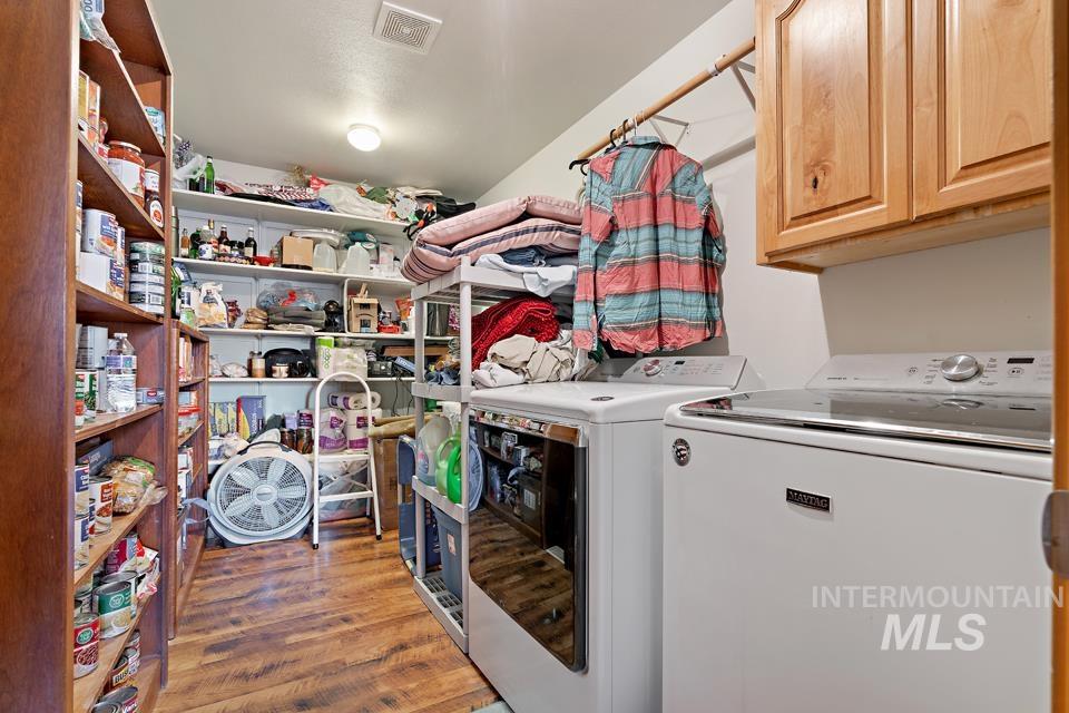 2960 Lytle Blvd, Nyssa, Oregon 97913, 3 Bedrooms, 2 Bathrooms, Residential For Sale, Price $750,000,MLS 98897823