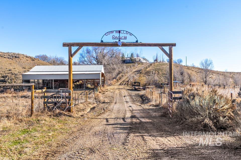 2960 Lytle Blvd, Nyssa, Oregon 97913, 3 Bedrooms, 2 Bathrooms, Residential For Sale, Price $750,000,MLS 98897823