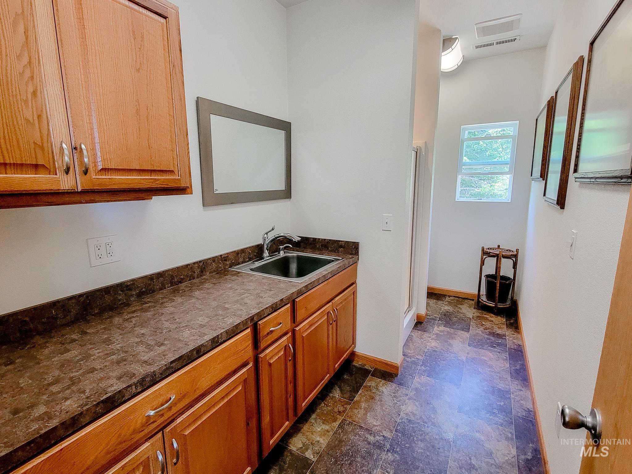 21506 Buckboard Lane, Lewiston, Idaho 83501, 3 Bedrooms, 3 Bathrooms, Residential For Sale, Price $999,977, 98897877