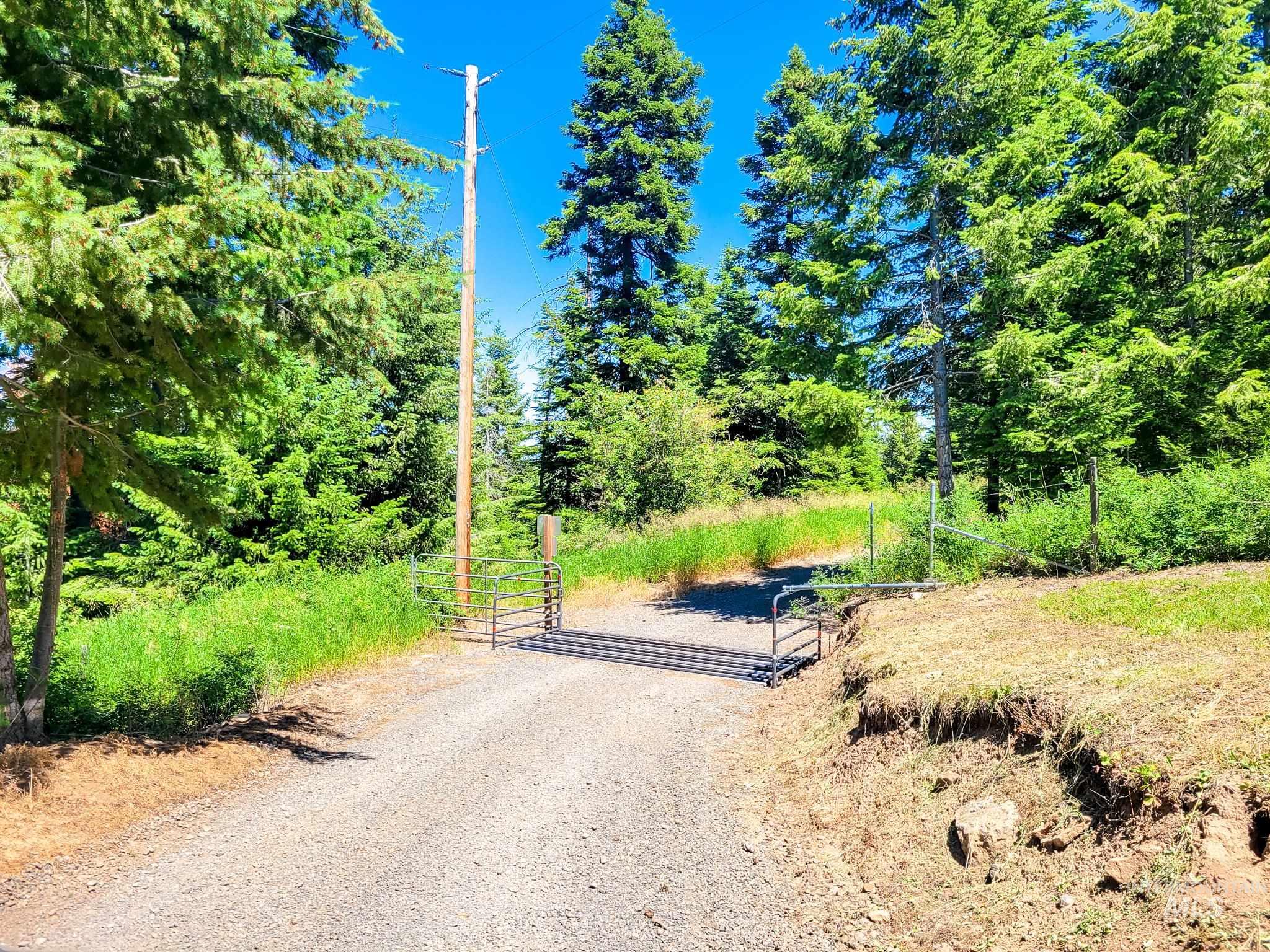 21506 Buckboard Lane, Lewiston, Idaho 83501, 3 Bedrooms, 3 Bathrooms, Residential For Sale, Price $999,977, 98897877