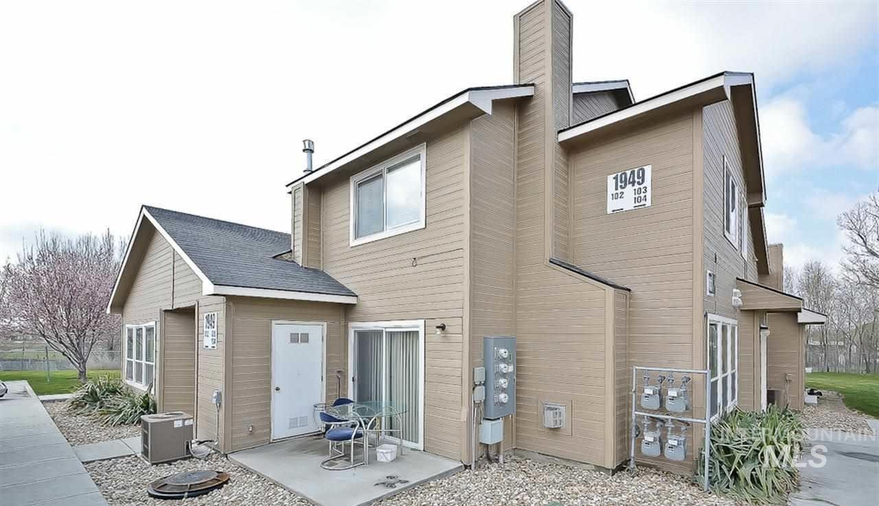 1949 Lexis Lane, Nampa, Idaho 83651, 2 Bedrooms, 1.5 Bathrooms, Residential Income For Sale, Price $849,500,MLS 98898001