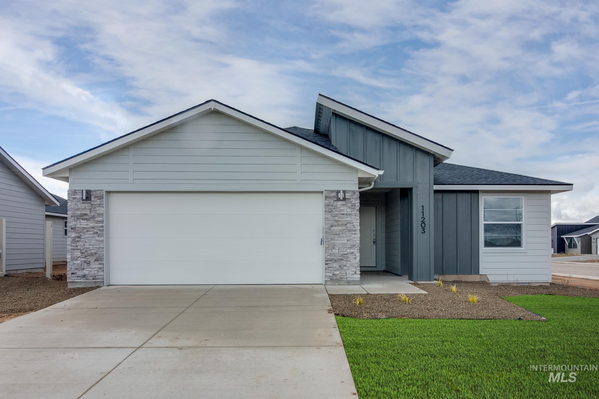 11203 W Cheshire St, Nampa, Idaho 83651, 3 Bedrooms, 2 Bathrooms, Residential For Sale, Price $389,990,MLS 98898330