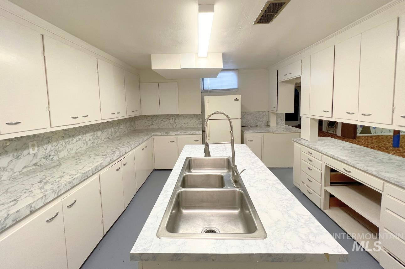 197 Second Avenue W, Wendell, Idaho 83355, Business/Commercial For Sale, Price $180,000, 98898472