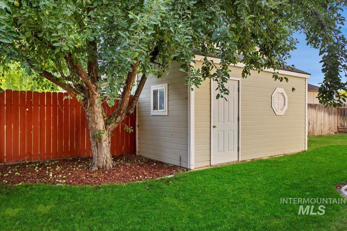 321 Creekside Pl, Nampa, Idaho 83686, 4 Bedrooms, 2 Bathrooms, Residential For Sale, Price $439,000,MLS 98898727