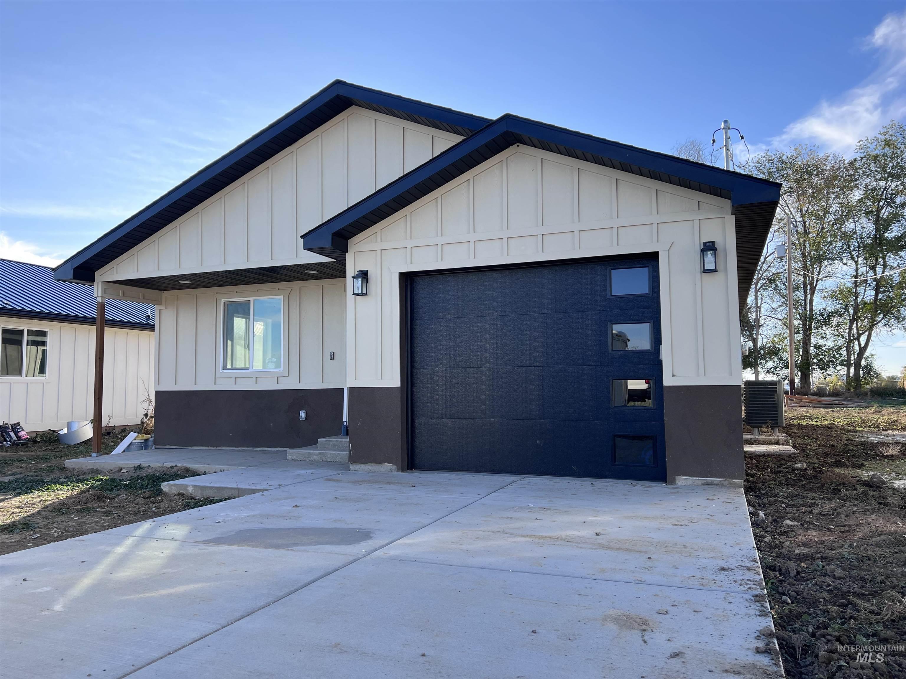 335 S Second St, Richfield, Idaho 83349, 3 Bedrooms, 2 Bathrooms, Residential For Sale, Price $325,000,MLS 98898838