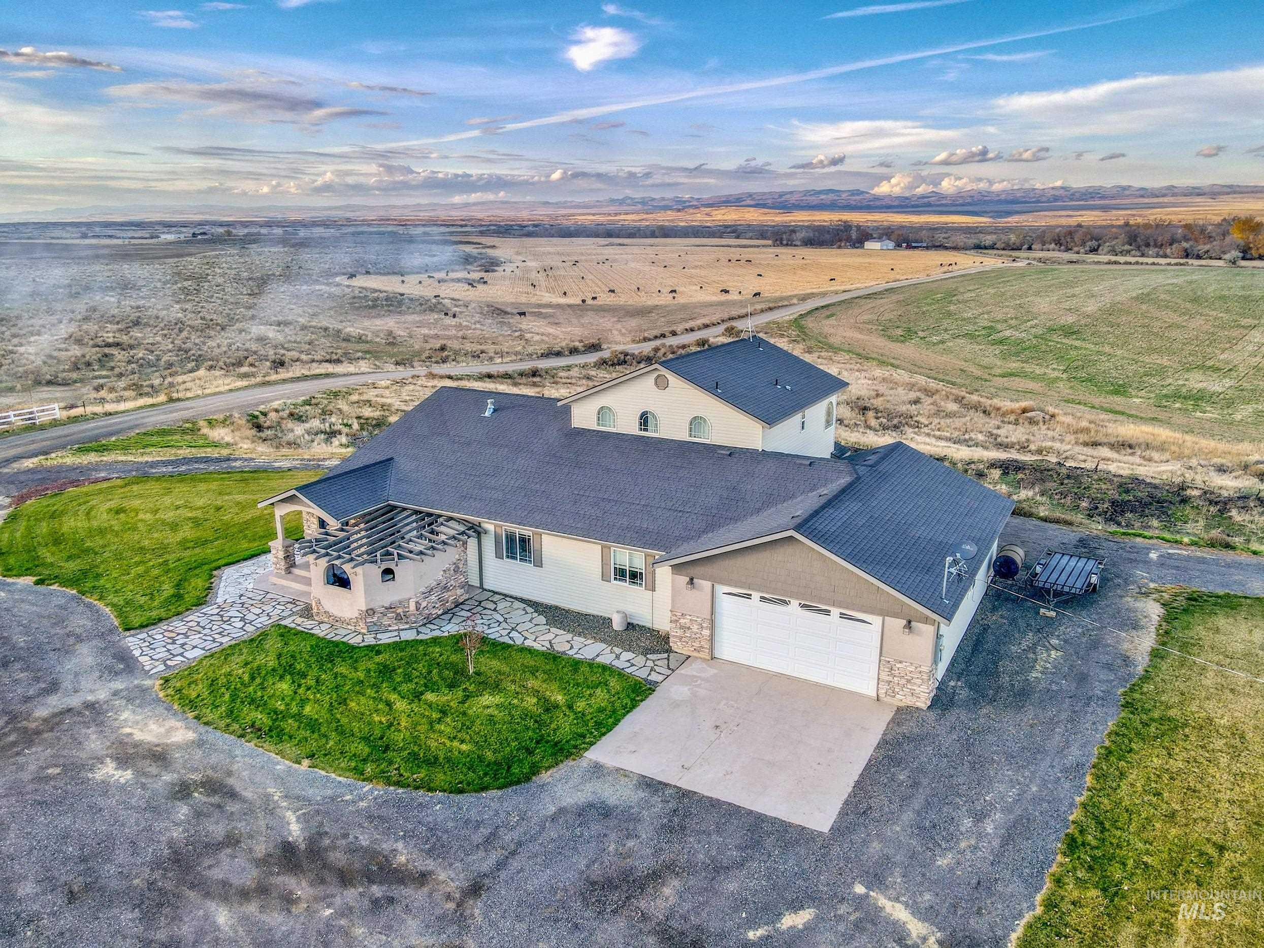 560 Riverview Dr., Gooding, Idaho 83330, 4 Bedrooms, 2.5 Bathrooms, Residential For Sale, Price $650,000,MLS 98898876
