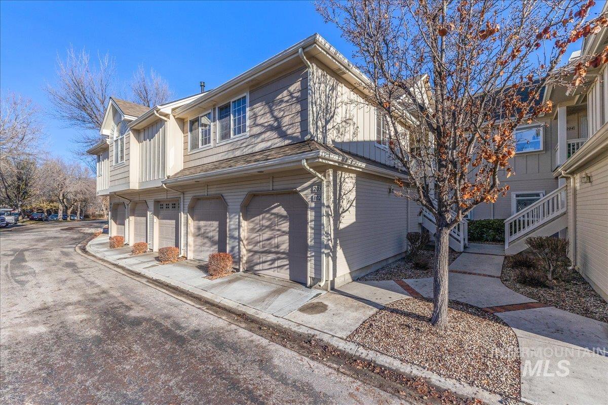 5134 S Surprise Way, Boise, Idaho 83716, 2 Bedrooms, 2 Bathrooms, Residential For Sale, Price $499,900,MLS 98899212